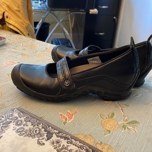 Merrell Plaza Bandeau in Black smooth leather